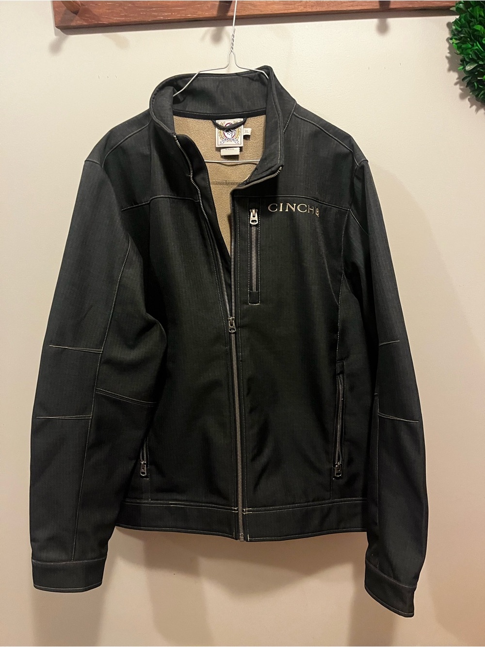 Cinch Men's Black Zip-Front Softshell Jacket